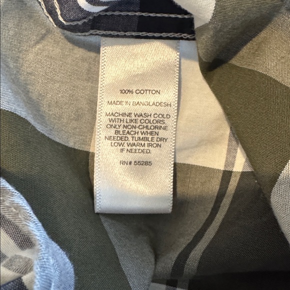 Express button down - Picture 3 of 4